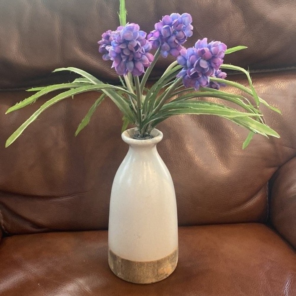 Home decor Ceramic Vintage Vase with artificial flowers